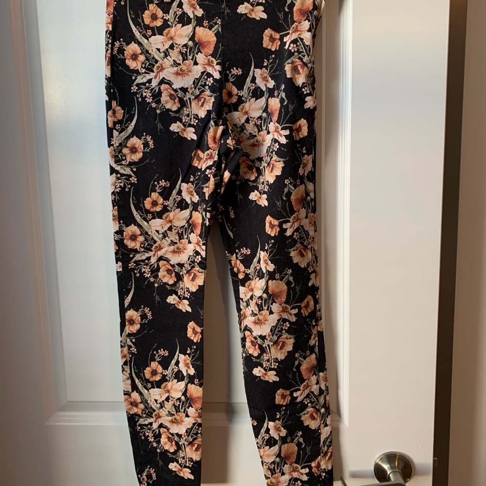 Women’s skinny floral dress pants